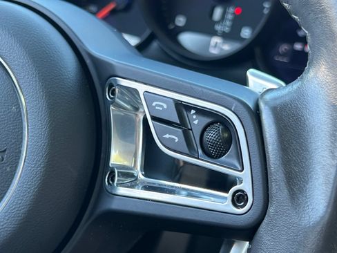 Certified 2021 Porsche Macan AWD/4WD image 24