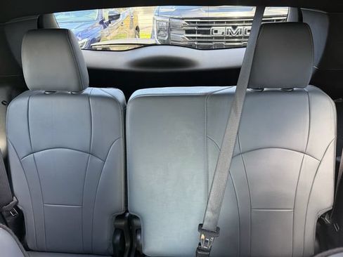 Used 2024 Buick Enclave Essence w/ Sport Touring Edition FWD image 15