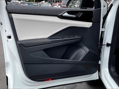 New 2025 Volkswagen Taos S image 22
