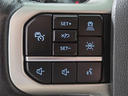 Used 2023 Ford Expedition Limited image 22