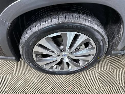 Used 2022 Subaru Ascent Limited w/ Technology Package AWD/4WD image 9