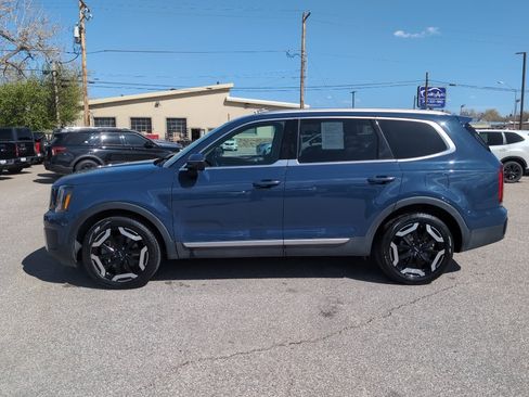 Used 2025 Kia Telluride S AWD/4WD image 1