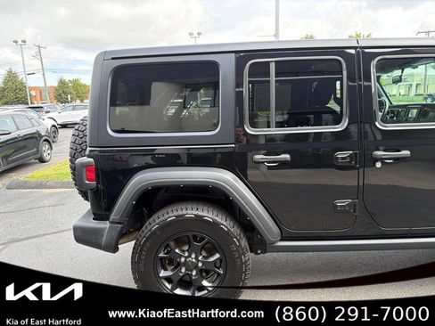 Used 2021 Jeep Wrangler Unlimited Sport AWD/4WD image 7