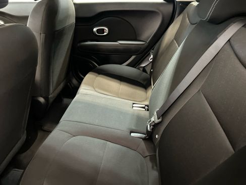 Used 2018 Kia Soul FWD image 5