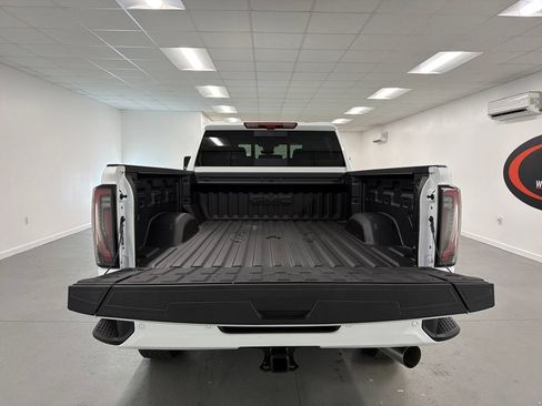 New 2026 GMC Sierra 2500 AT4 w/ AT4 Premium Plus Package AWD/4WD image 8