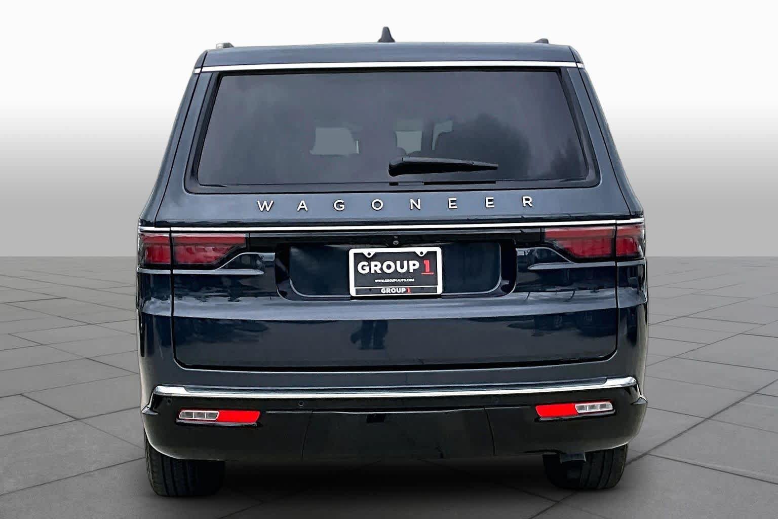 Used 2024 Jeep Wagoneer L 2WD w/ Premium Group I image 4