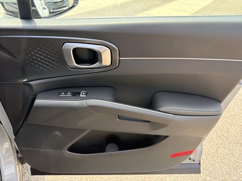 Used 2025 Kia Sorento EX w/ Panoramic Sunroof Package FWD image 25
