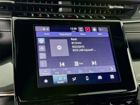 Used 2023 Jeep Grand Cherokee Altitude image 7