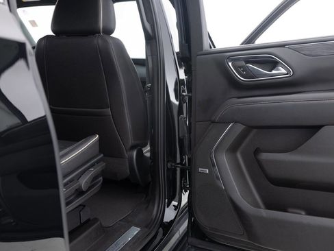 Used 2022 GMC Yukon XL SLT w/ SLT Luxury Package image 34