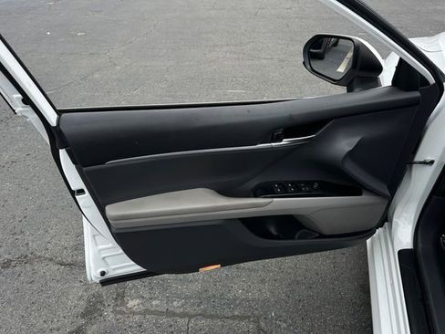 Used 2019 Toyota Camry LE image 13