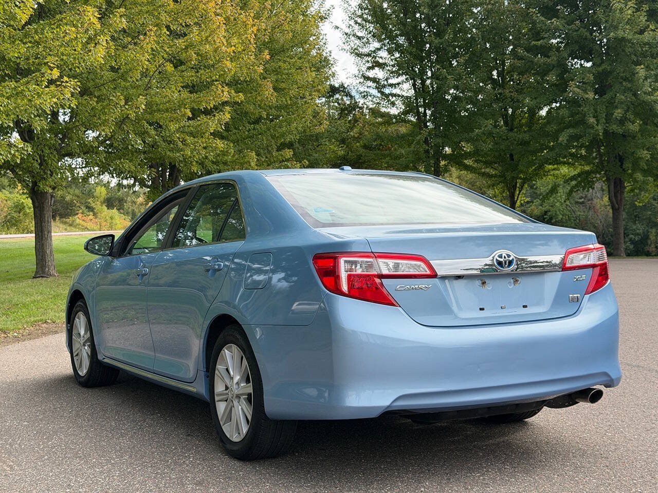 Used 2012 Toyota Camry XLE w/ Leather Pkg FWD image 6