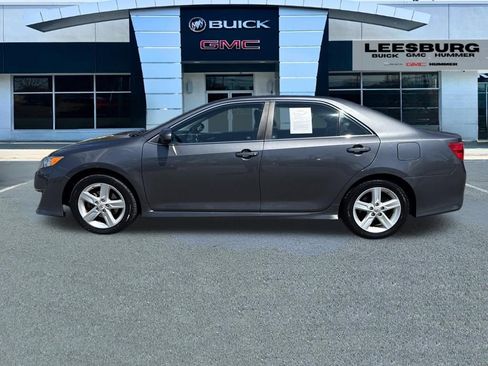 Used 2012 Toyota Camry SE w/ Leather Pkg FWD image 4