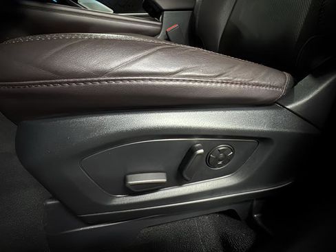 Used 2025 Ford Explorer Platinum w/ LUX Leather Package image 23