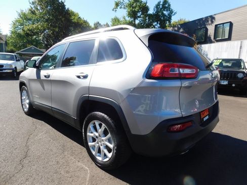 Used 2015 Jeep Cherokee Latitude image 3