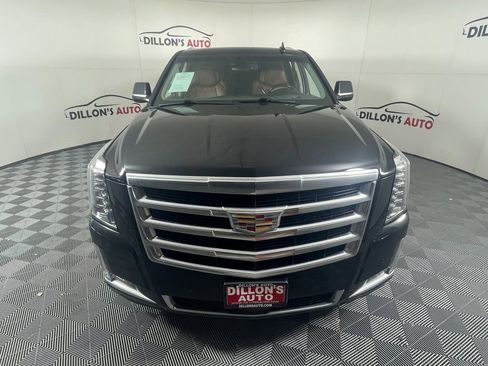 Used 2016 Cadillac Escalade ESV Premium image 11
