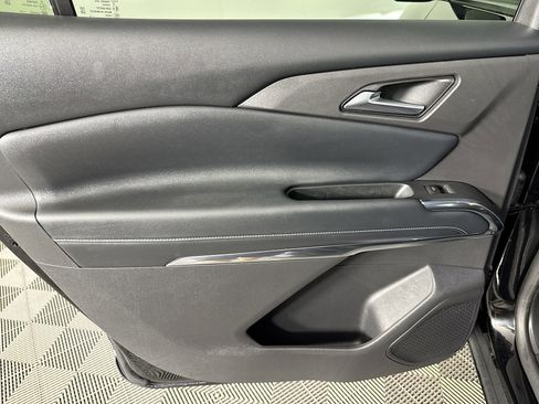 Used 2026 Chevrolet Traverse LT w/ Driver Confidence Package image 24