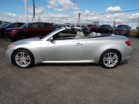 Used 2010 INFINITI G37 Convertible image 8