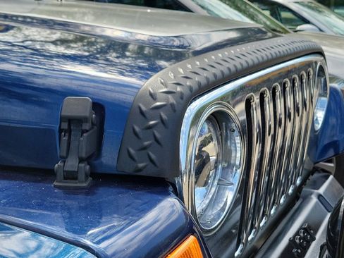 Used 2005 Jeep Wrangler Unlimited AWD/4WD image 8
