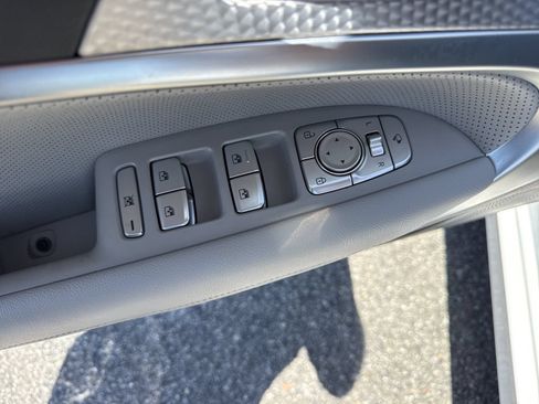 Used 2023 Genesis G70 2.0T w/ Sport Prestige Package RWD image 12