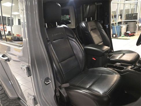Used 2022 Jeep Wrangler Unlimited Sahara w/ Dual Top Group image 24