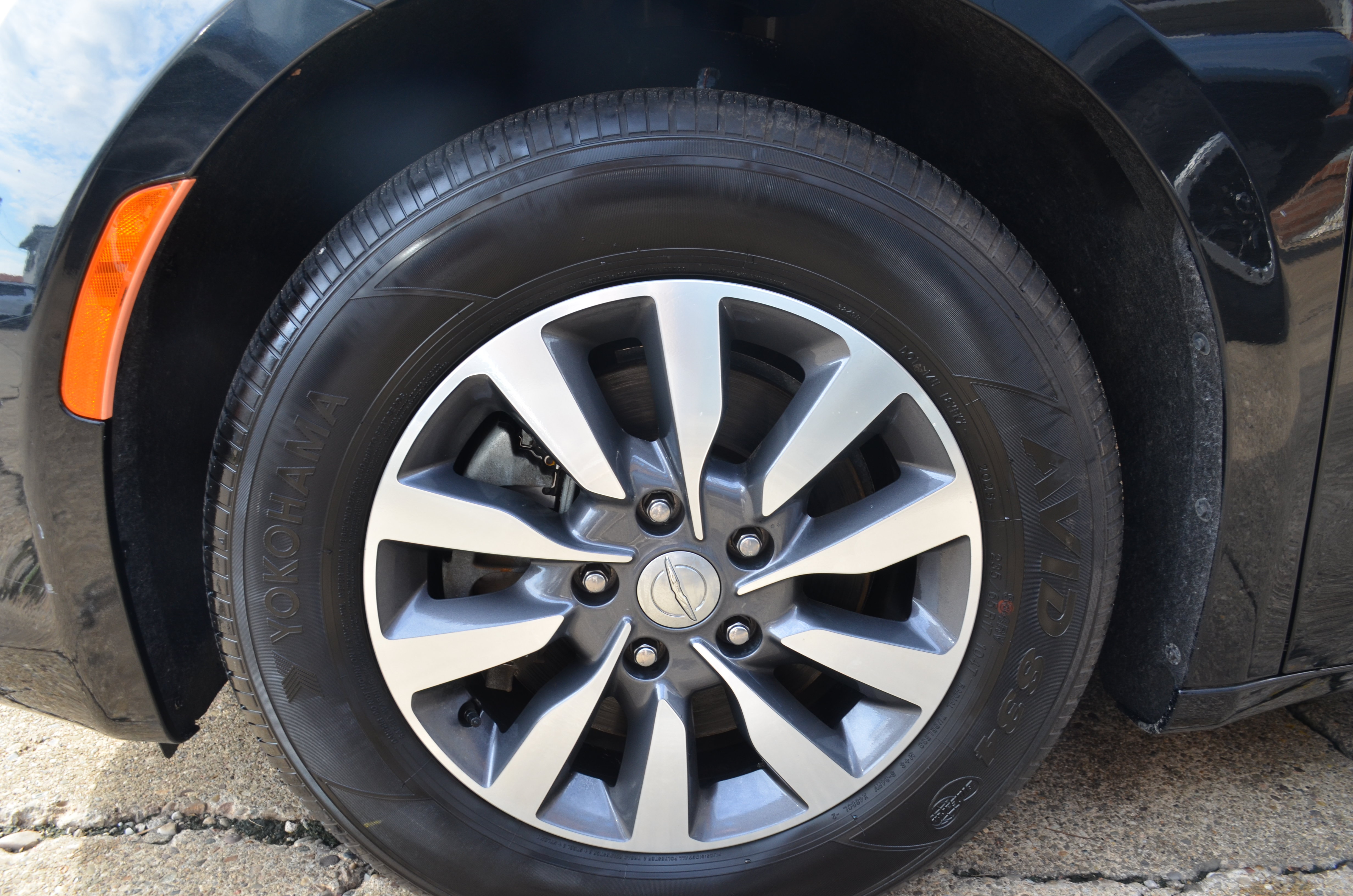 Used 2020 Chrysler Pacifica Touring-L Plus FWD image 12