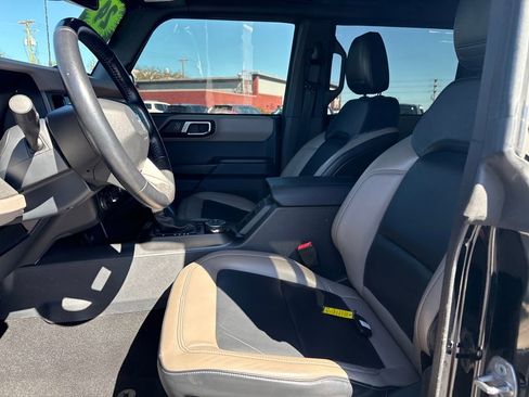 Used 2024 Ford Bronco Wildtrak image 11