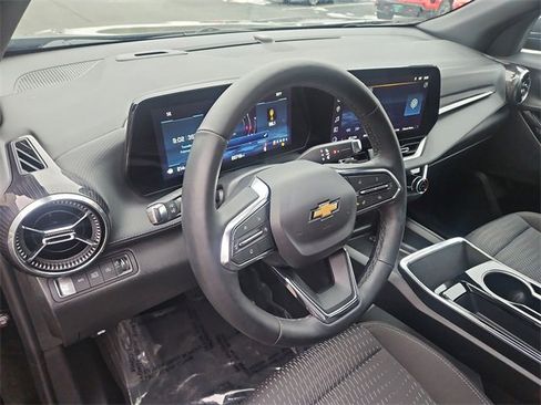 Used 2025 Chevrolet Equinox LT image 10