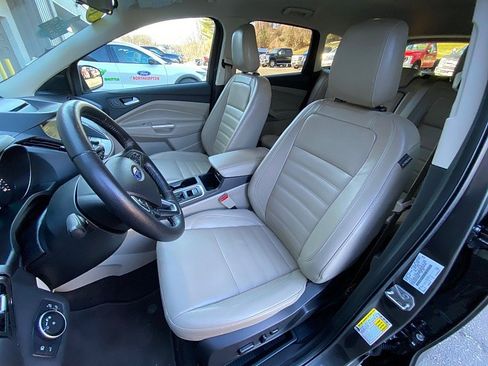 Used 2018 Ford Escape SEL image 23