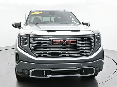 Used 2024 GMC Sierra 1500 Denali w/ Technology Package AWD/4WD image 2
