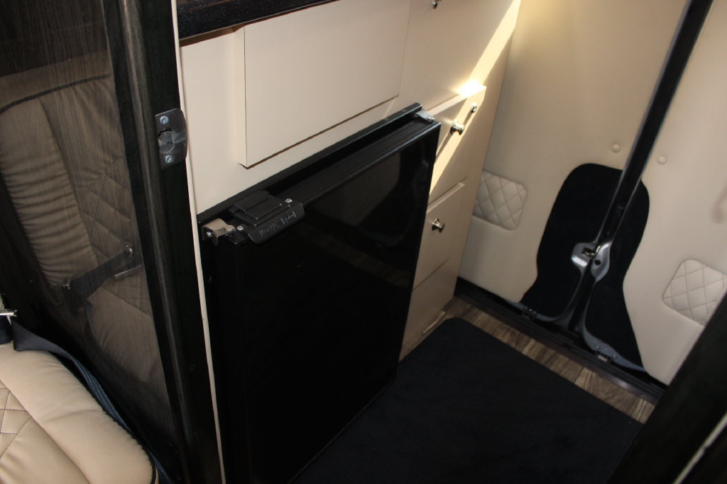 Used 2021 Mercedes-Benz Sprinter 3500 image 32