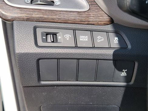 Used 2017 Hyundai Santa Fe Sport image 21