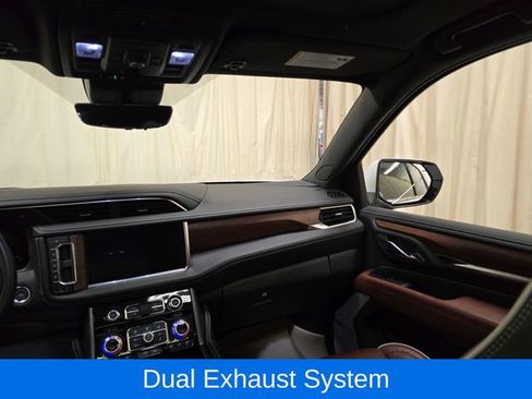 Used 2024 GMC Yukon Denali Ultimate AWD/4WD image 35