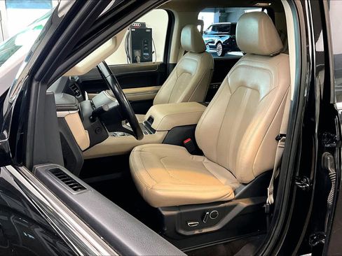 Used 2023 Ford Expedition Limited image 14