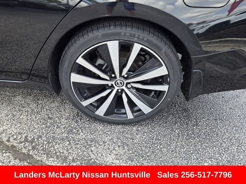 Used 2019 Nissan Altima 2.5 SR FWD image 12