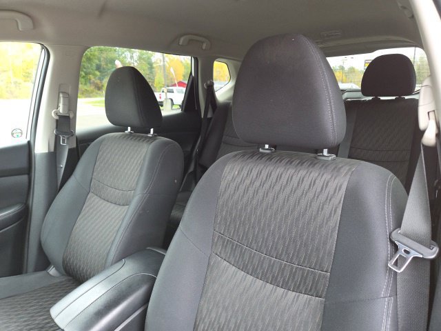 Used 2018 Nissan Rogue SV FWD image 25