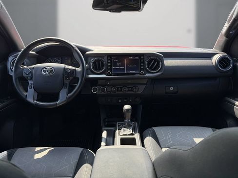 Used 2020 Toyota Tacoma TRD Off-Road AWD/4WD image 16
