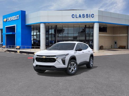 New 2026 Chevrolet Trax LS image 8