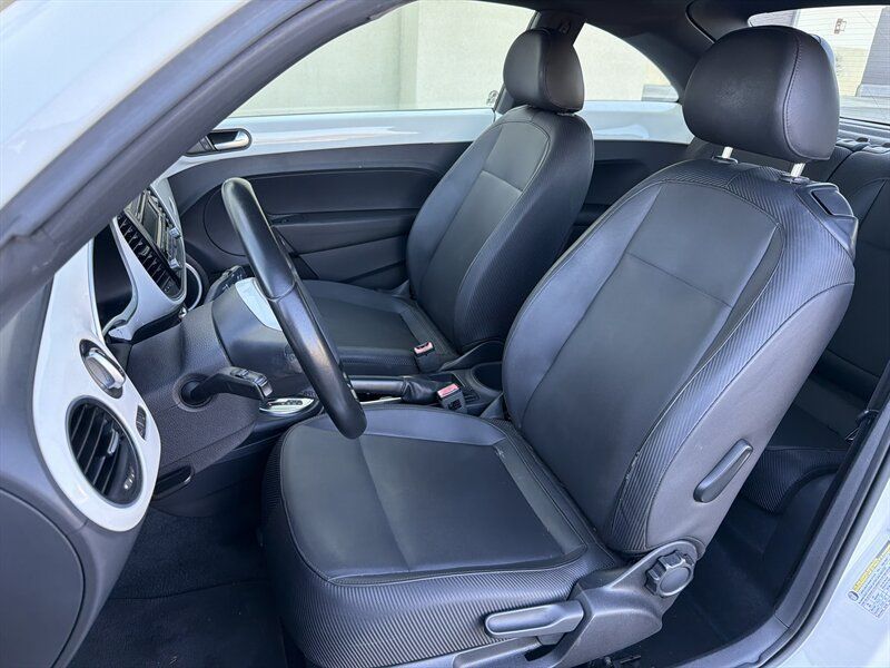 Used 2012 Volkswagen Beetle 2.5 FWD image 12
