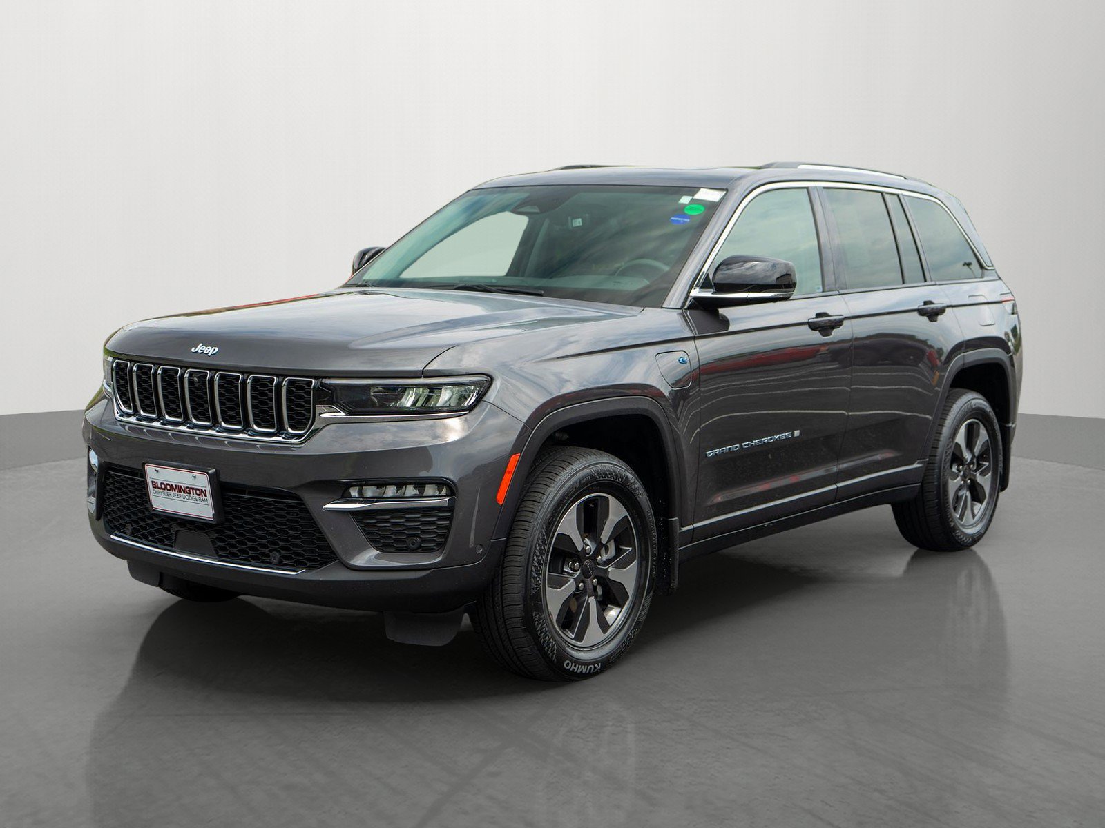 Used 2023 Jeep Grand Cherokee 4WD 4xe w/ Luxury Tech Group II image 3