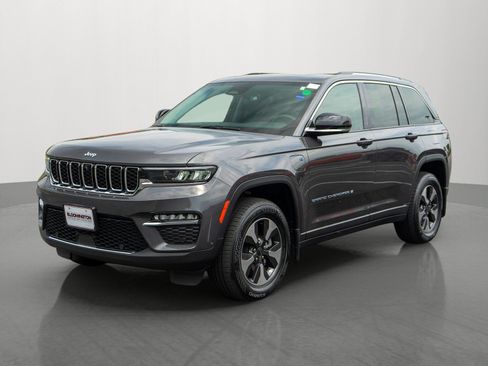 Used 2023 Jeep Grand Cherokee 4WD 4xe w/ Luxury Tech Group II image 3