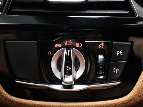 Used 2019 BMW 540i w/ Premium Package image 43