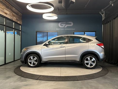 Used 2018 Honda HR-V LX image 6