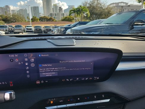 Used 2025 Buick Enclave Preferred w/ Power Package image 31