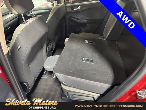 Used 2020 Ford Escape SE image 29