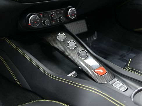 Used 2015 Ferrari California T RWD image 44