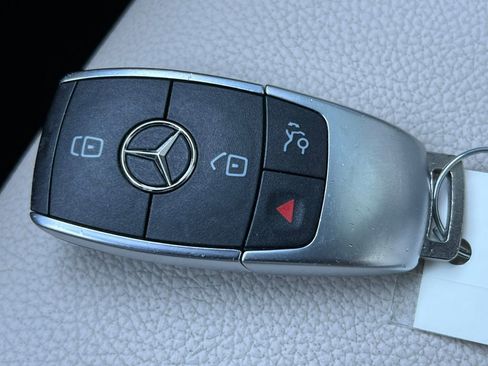 Used 2025 Mercedes-Benz GLA 250 4MATIC image 32