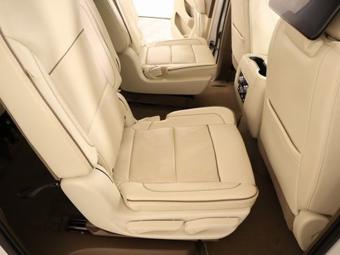 Used 2021 GMC Yukon XL Denali w/ Denali Ultimate Package image 15