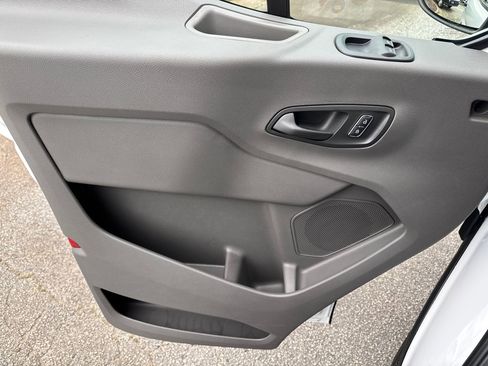 New 2026 Ford Transit 250 148 Medium Roof w/ Load Area Protection Package image 38