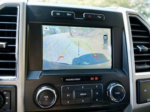 Used 2018 Ford F250 Lariat w/ Lariat Value Package image 5