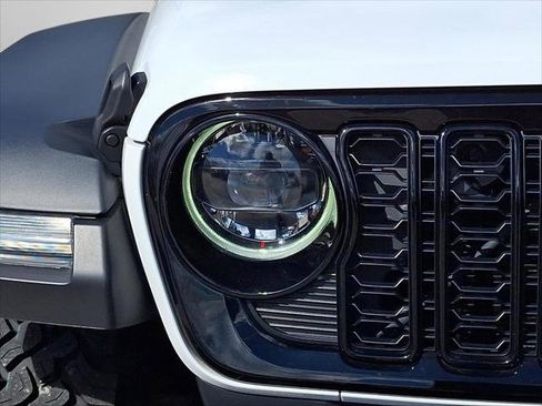 Certified 2024 Jeep Wrangler Willys image 9